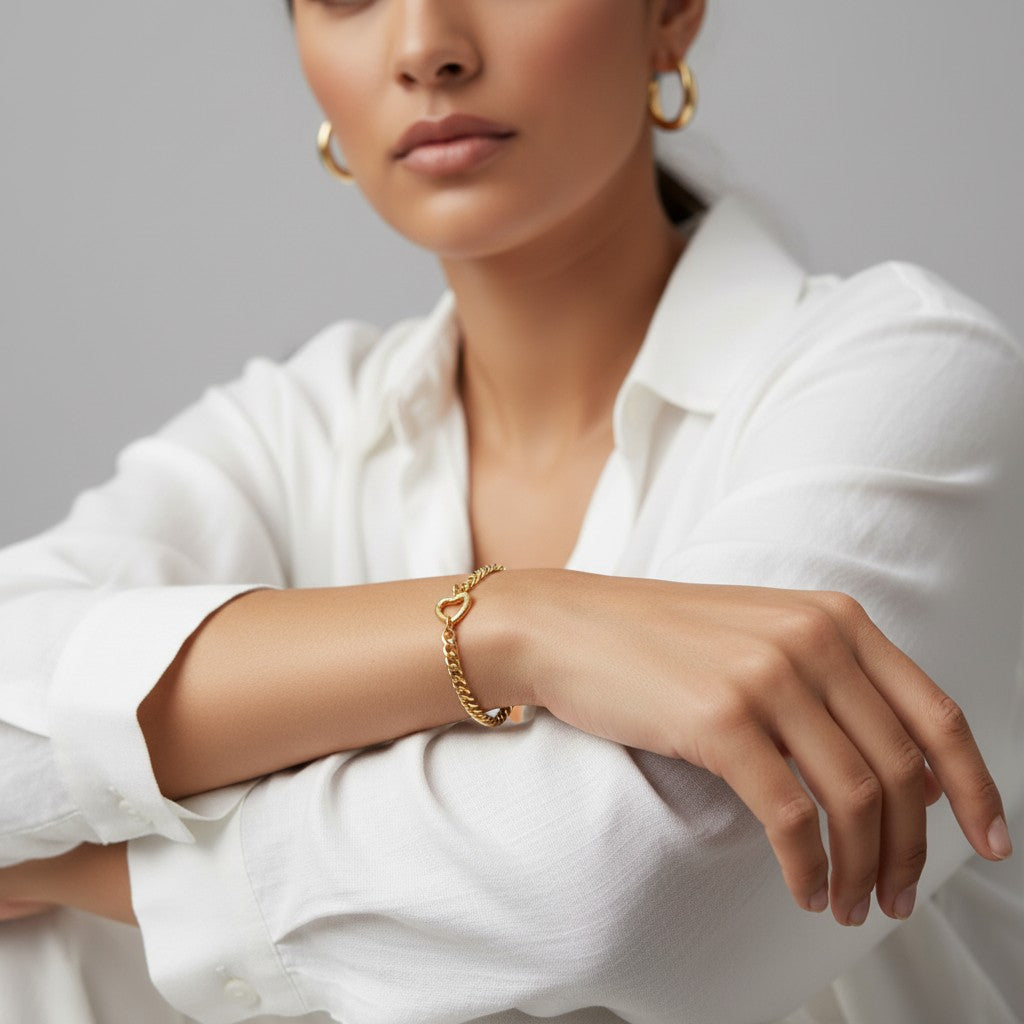 Représentation du bracelet gourmette sweetheart sur mannequin femme