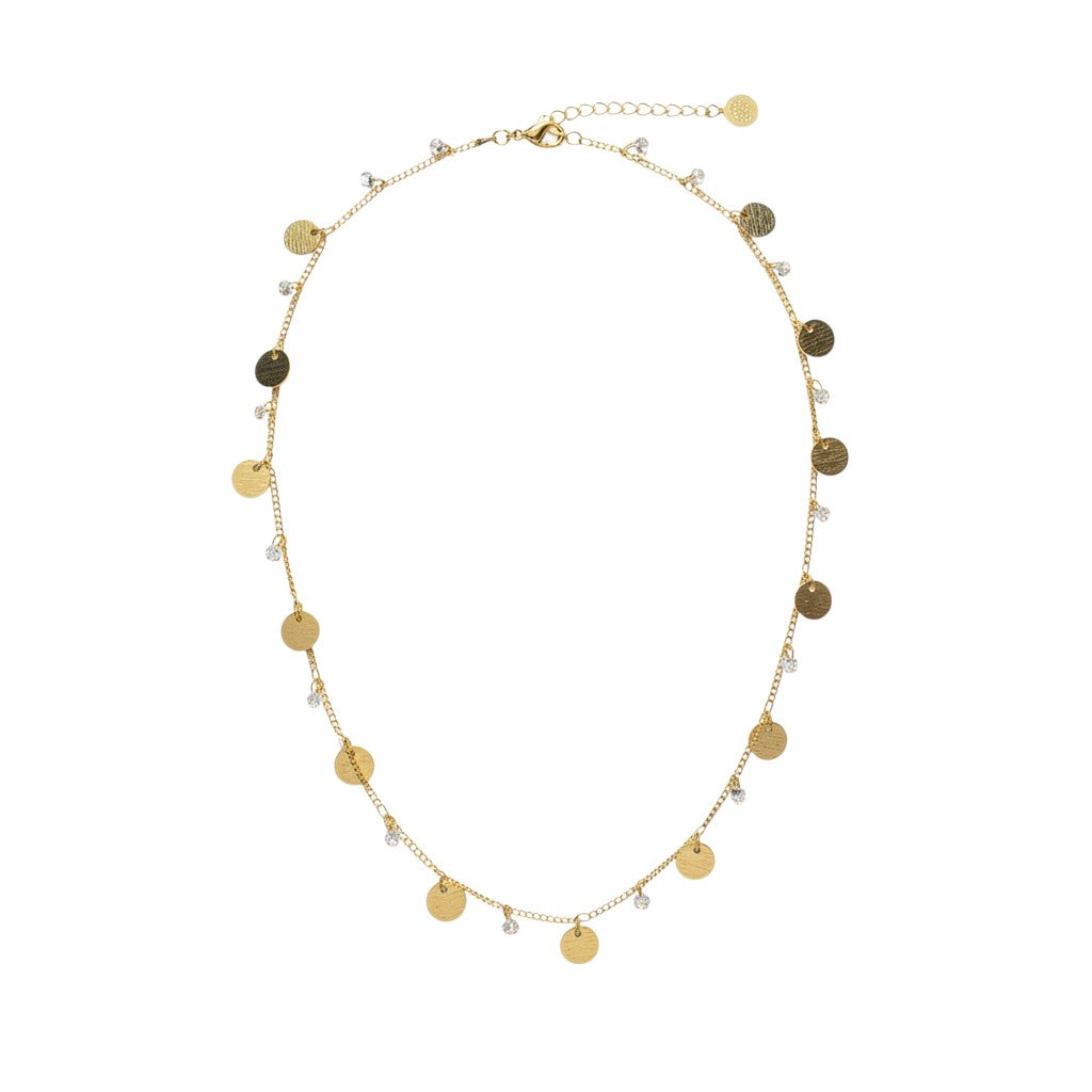 Collier en pièces de monnaie doré à l'or fin 24 carats sur fond blanc