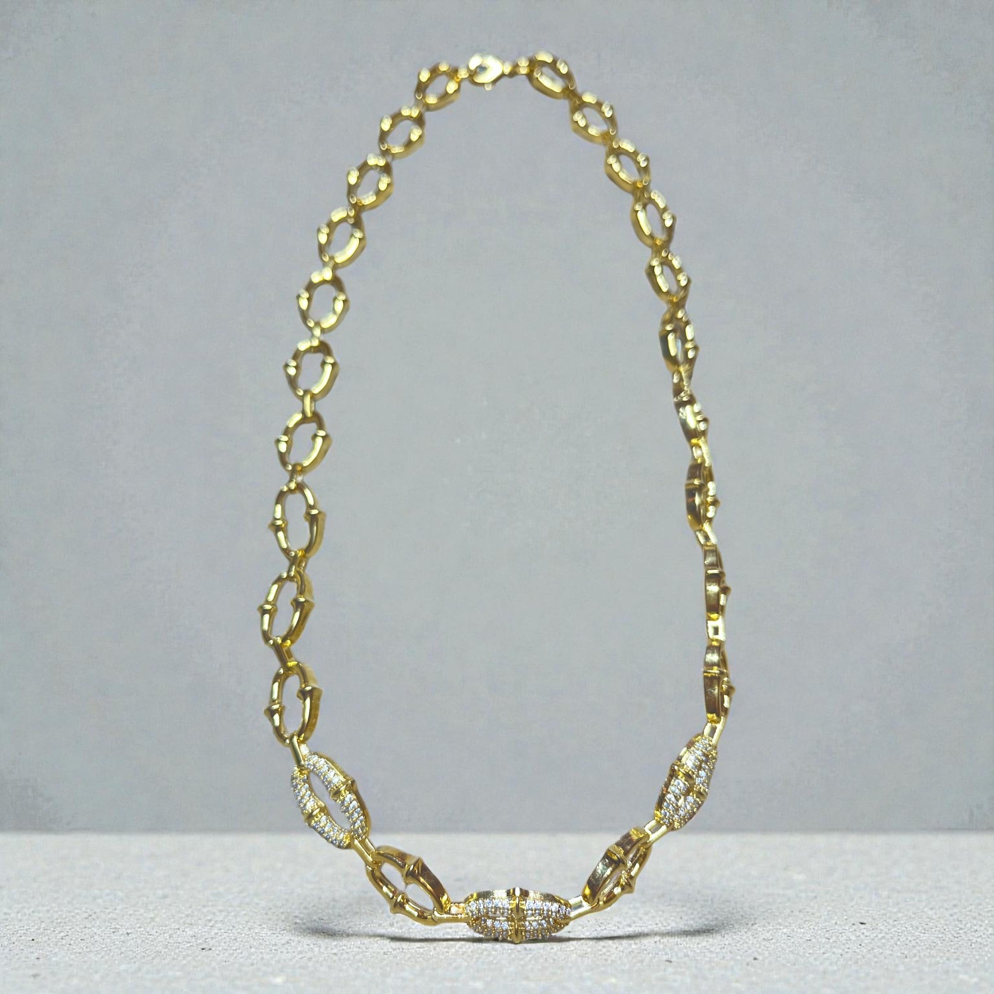 Représentation du collier Secure fond studio