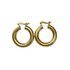 créoles tubes dorées à l'or fin 24 carats sur fond blanc