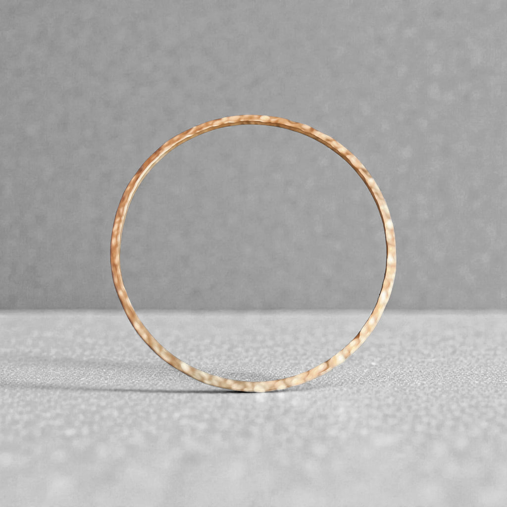 Représentation du bracelet martelé fond studio