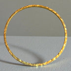 Représentation du jonc martelé sur fond studio